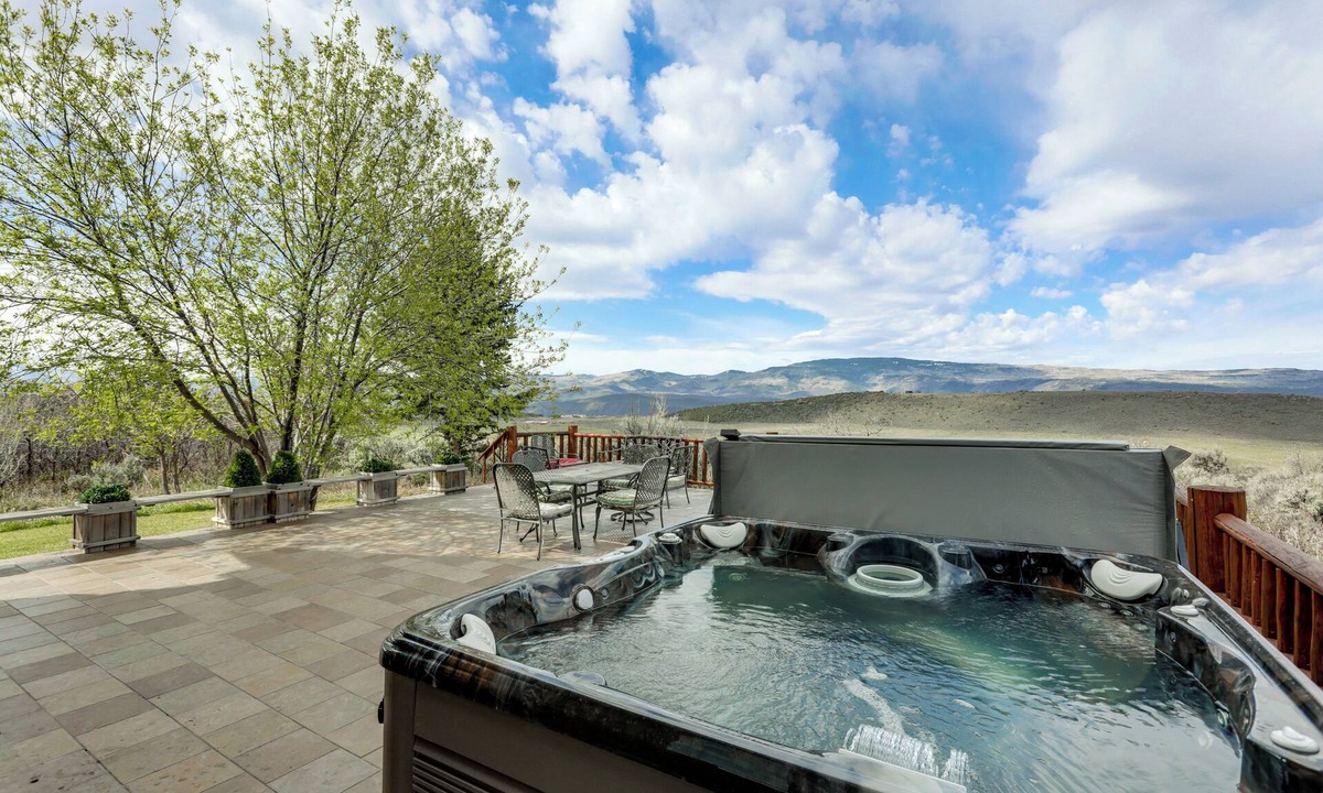 Glenwood Springs House | Hot Tub & Views! 8,000-Sq-Ft Glenwood Springs Gem