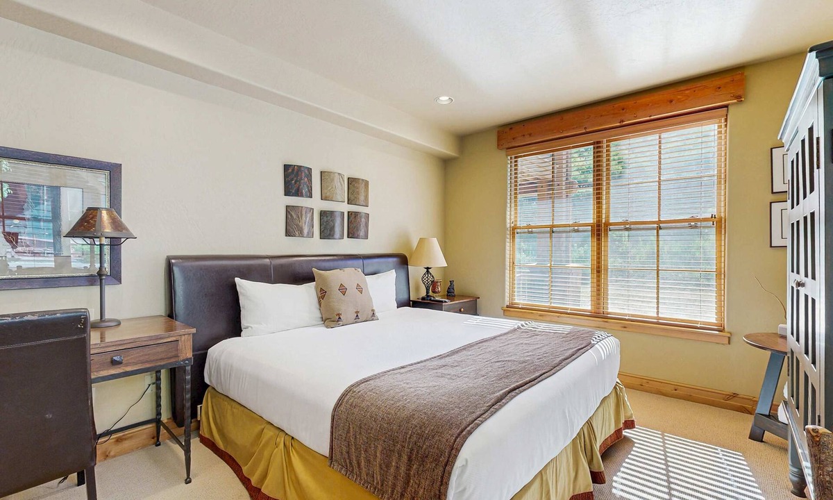 Deer Valley Apartment | Ideally located, quiet, luxurious Deer Valley hotel-style room