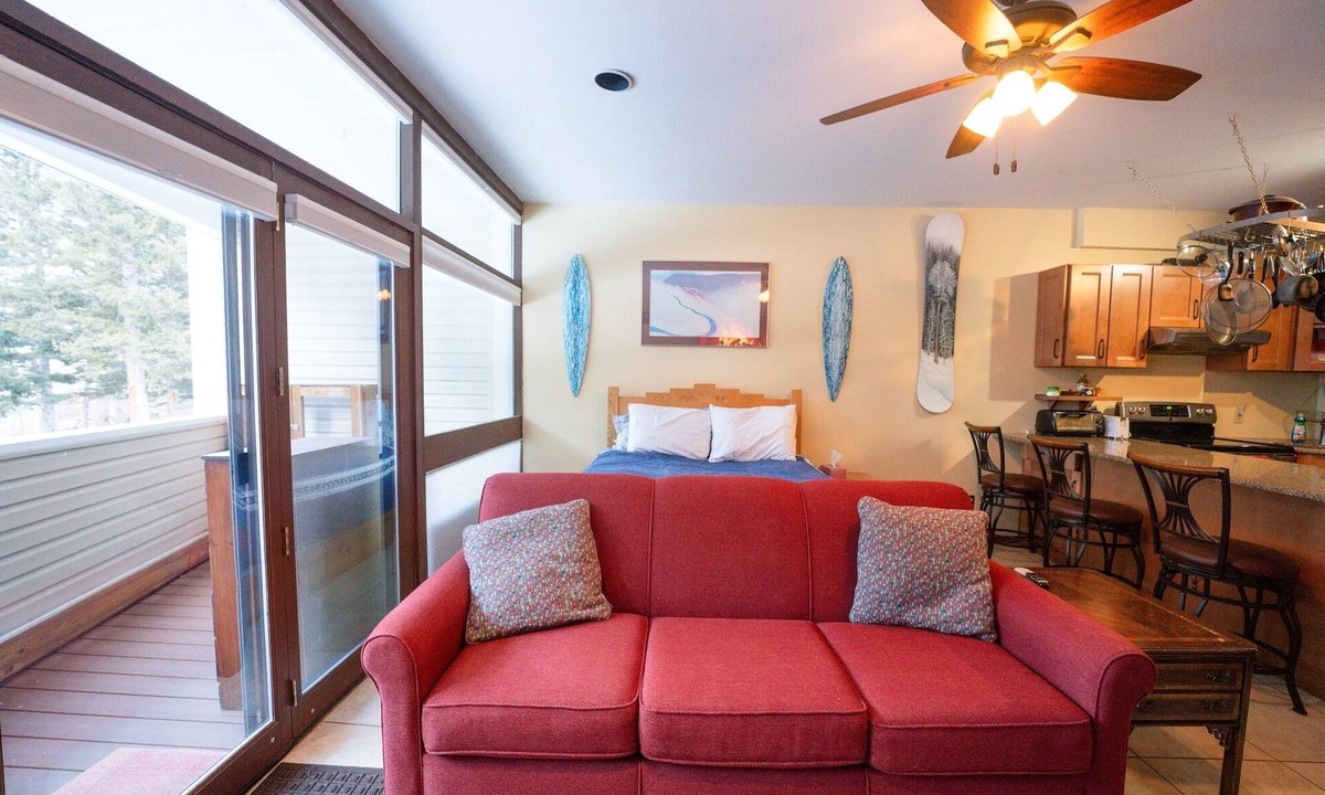 Taos Ski Valley Condo | In the Heart of Taos Ski Valley, hot-tub, sauna, parking. Walk to chairlift
