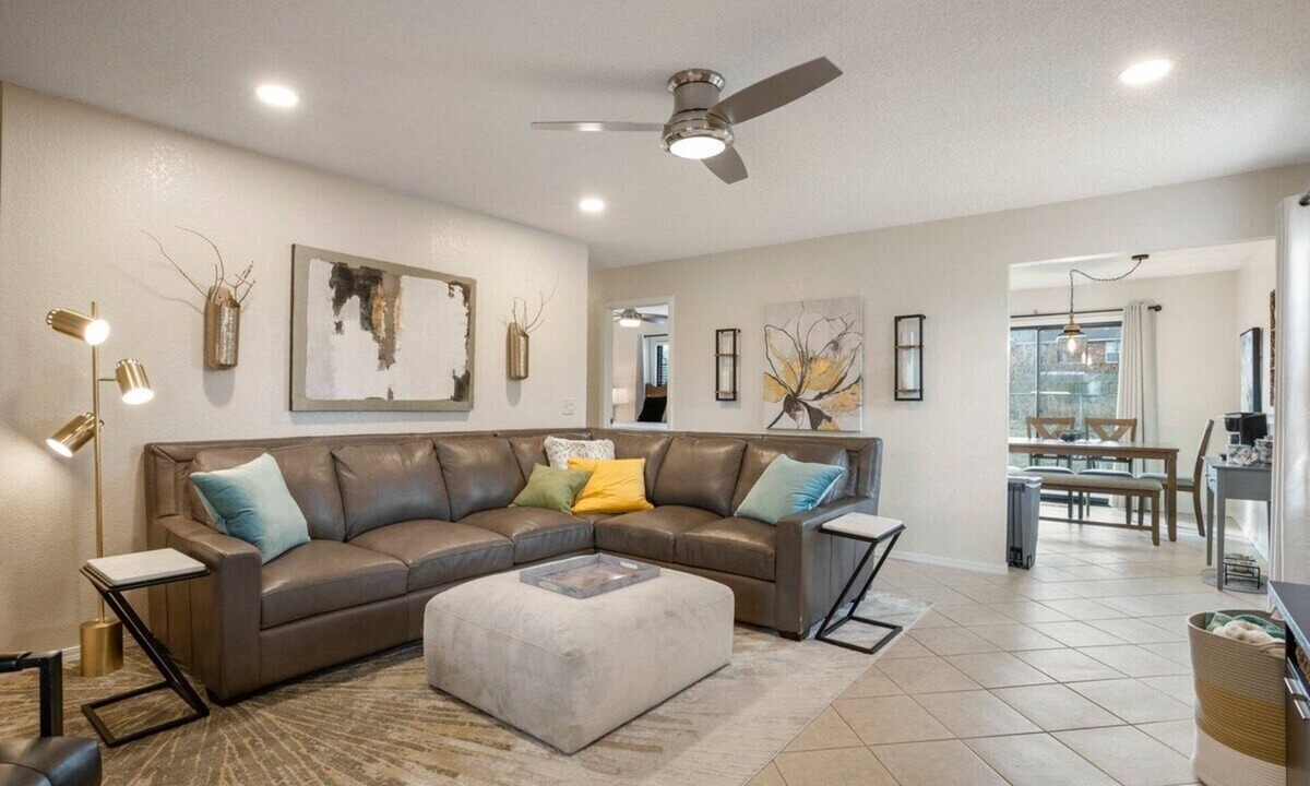 Jenks House | Jenks Spectacular Spain Ranch-Close to Five Oaks