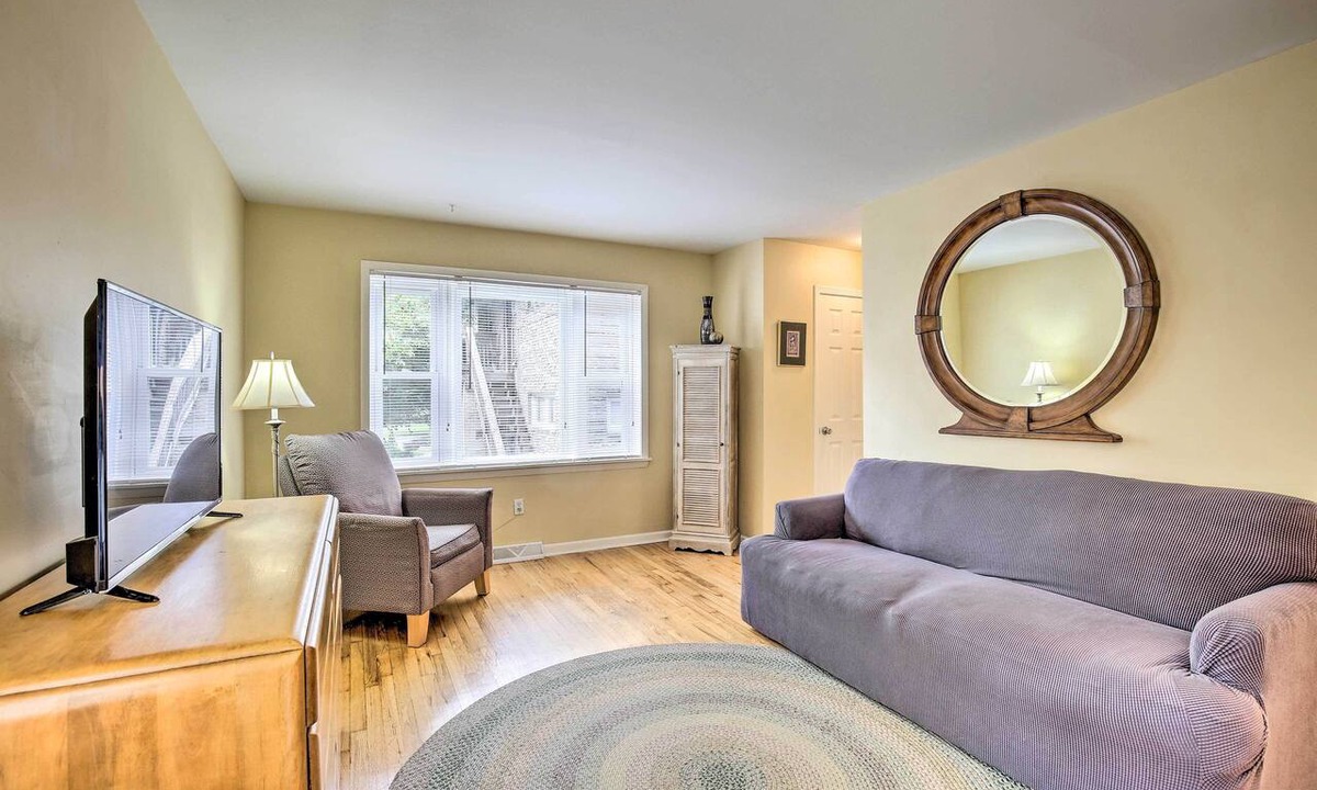 Northeast Kansas City Apartment | Kansas City Apt, Walk to KC Museum/Med School