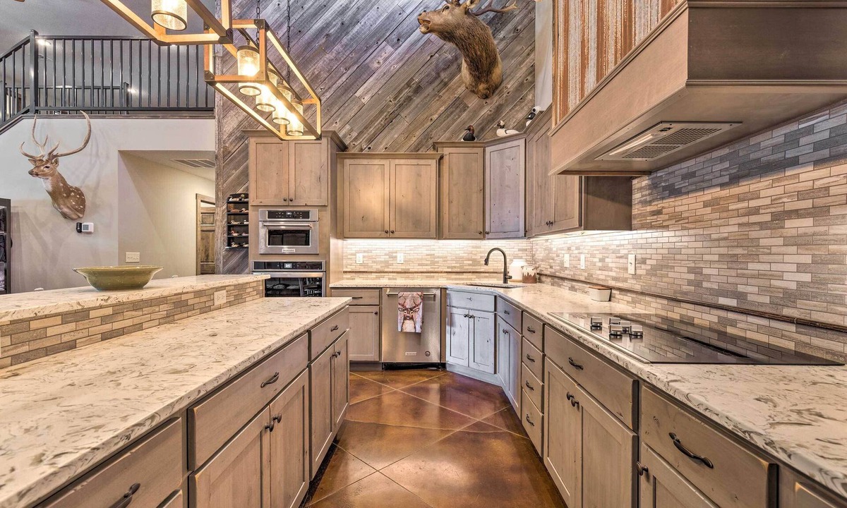 Great Bend Cottage | Kansas Hunting Lodge: Pets & Large Groups Welcome!