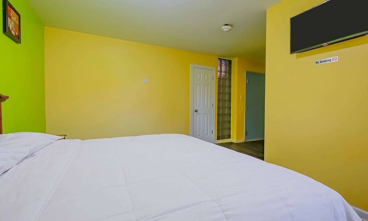 Markham Apartment | King Bed | Non smoking