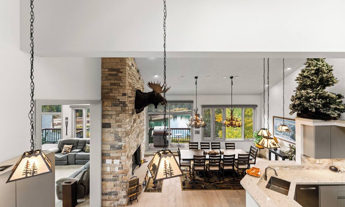 Lakeside Village Apartment | L1726-5