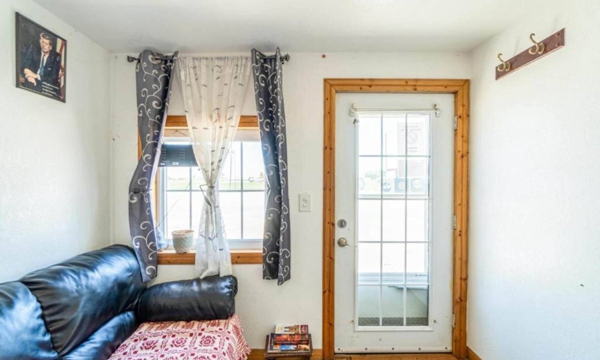 La Crosse Apartment | La Crosse KS | King Bed