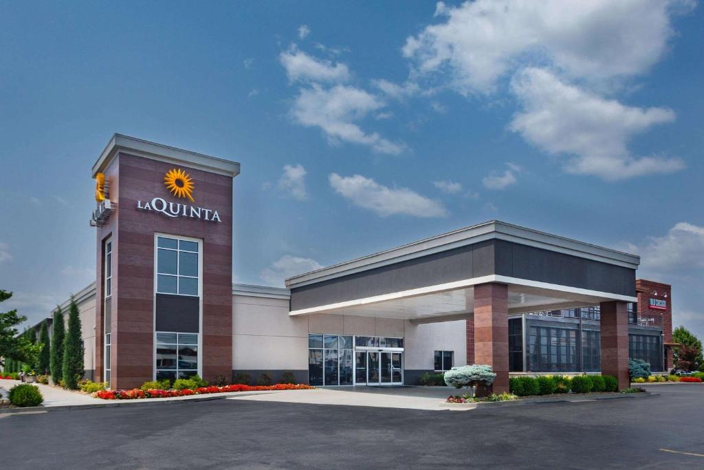 Joplin Hotel | La Quinta by Wyndham Joplin