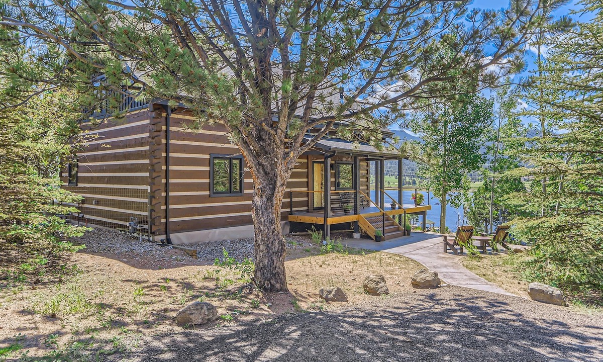Estes Park House | Lake Front! Mtn/Lake Views,HotTub,Gas FirePit,Walking Trail to town & shopping