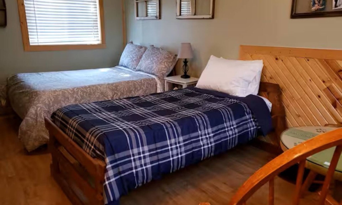 Lake George Cabin | Lake George Cabins & RV Park: Cabin 6, Send us your Pics