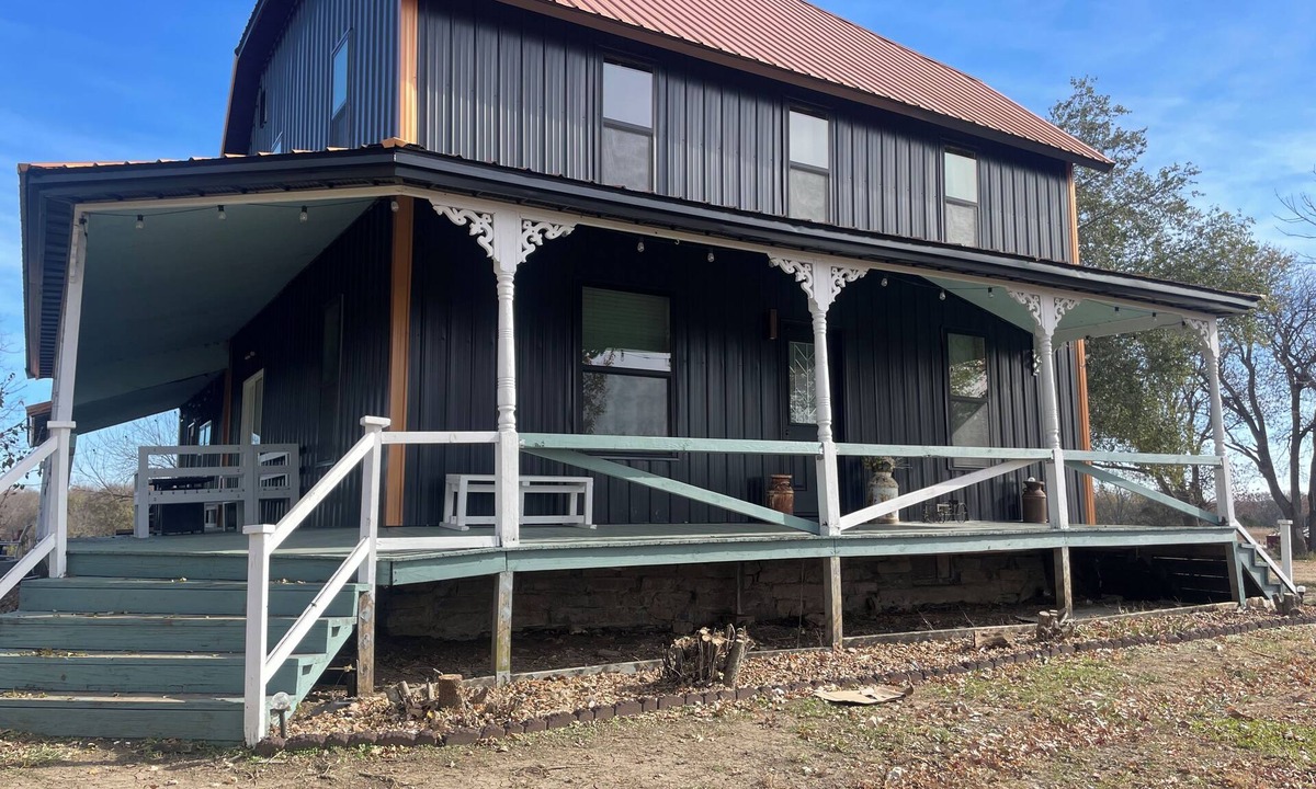 Osage County House | Lake House at Melvern