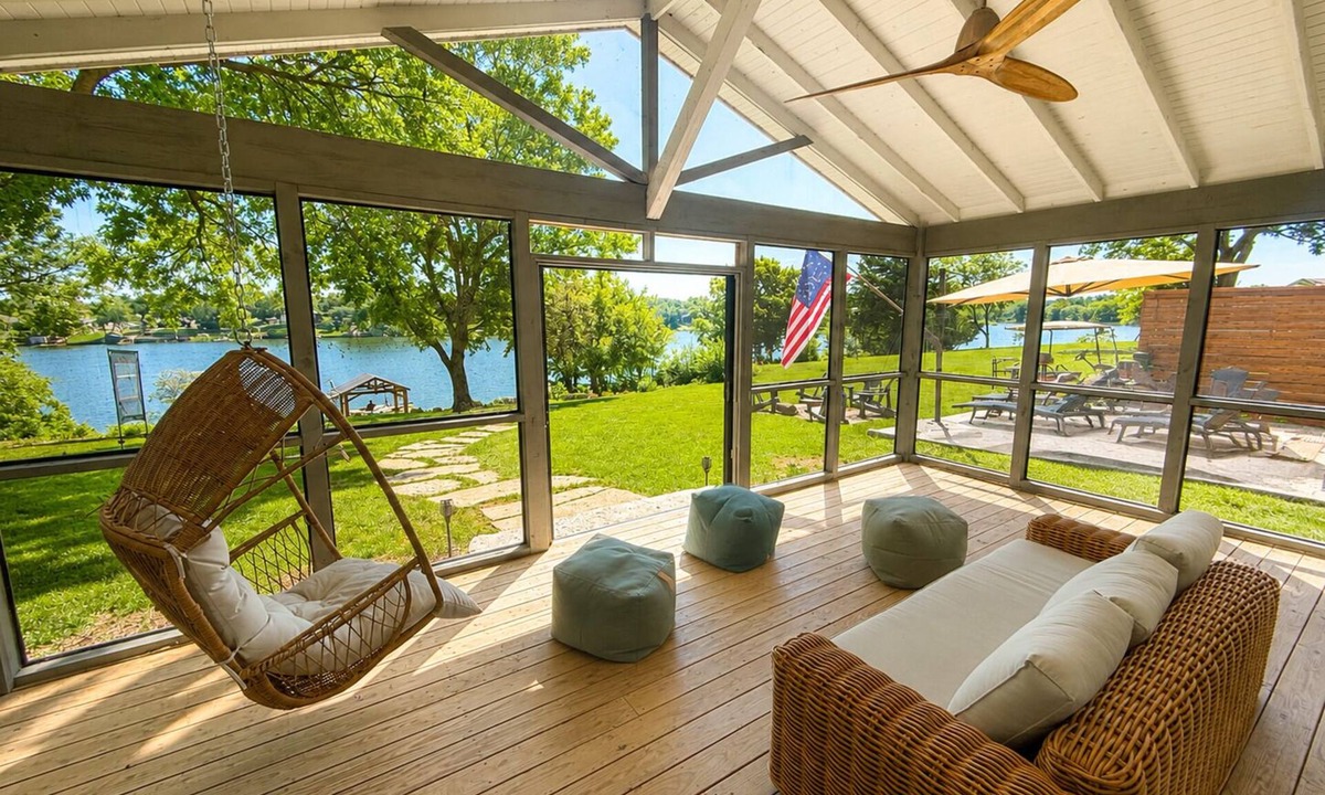 Alma Cabin | Lake Wabaunsee Lakefront Retreat. Dock, Pavilion Bar & 180 degree Lake Views
