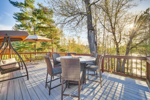 Markville House | Lakefront Cabin w/Dock, Fire Pits in Danbury!