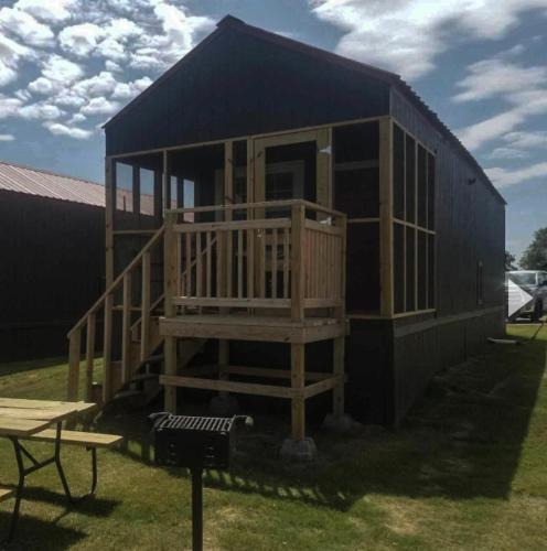 Mead House | Lakefront Cedar Cabin - 10
