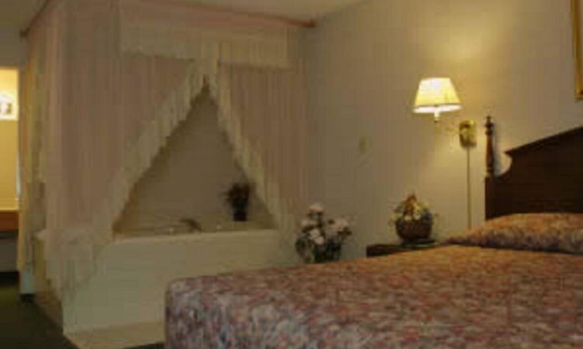 Willmar Hotel | Lakeview Inn