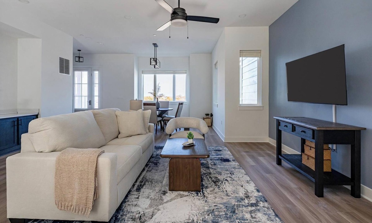 Lee's Summit Apartment | Landing | Amazing 3BD in Lee's Summit