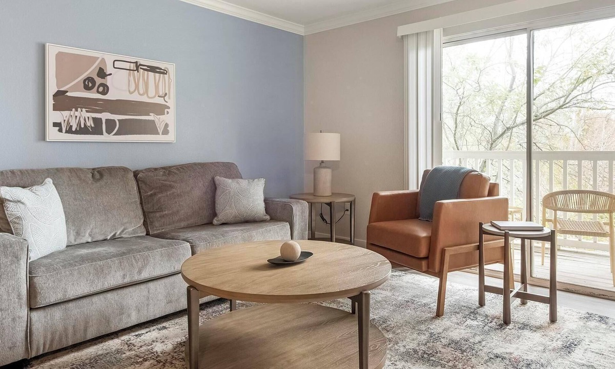 Eureka Apartment | Landing | Beautiful 2BD, Clubhouse, Pool