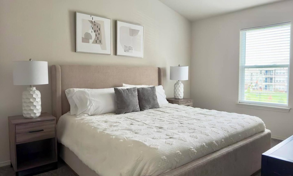 Belton Apartment | Landing | Chic 1BD, Pool, Gym