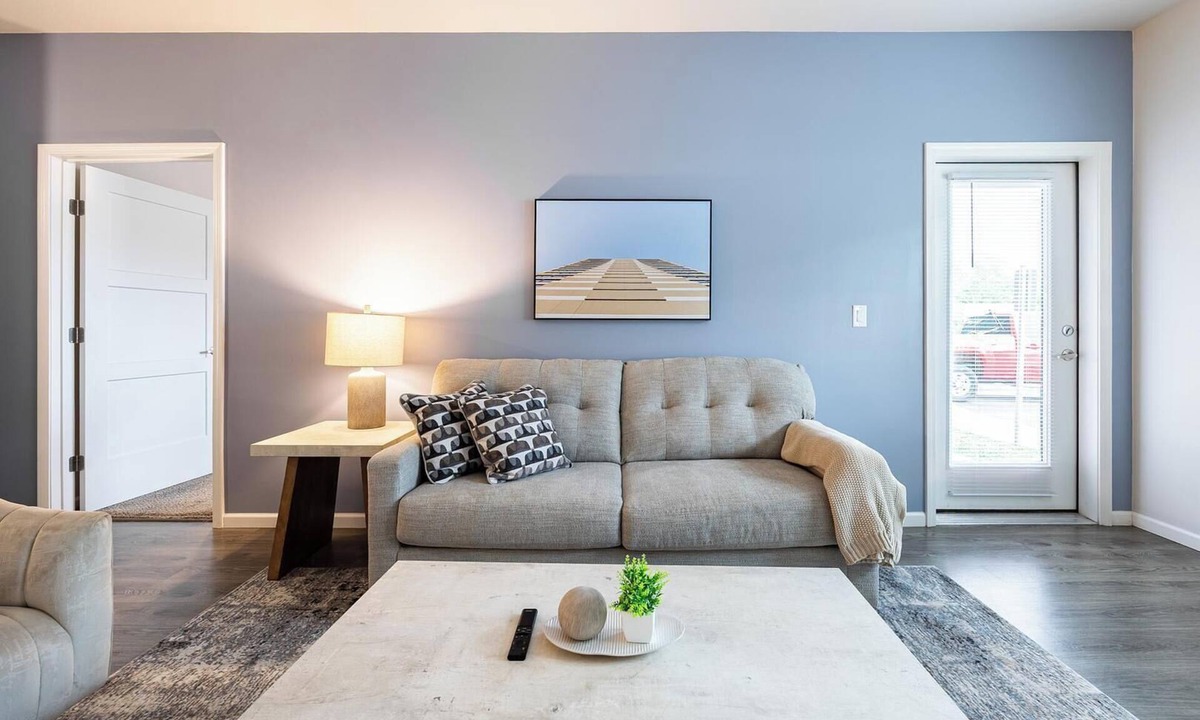Greenwich Apartment | Landing | Chic 2BD, Pool, Game Room