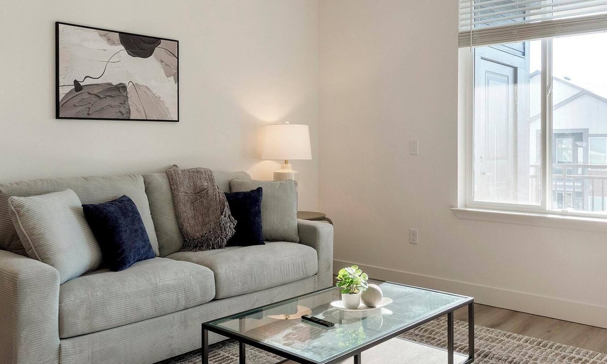 Firestone Apartment | Landing | Modern 2BD, Gym, Clubhouse