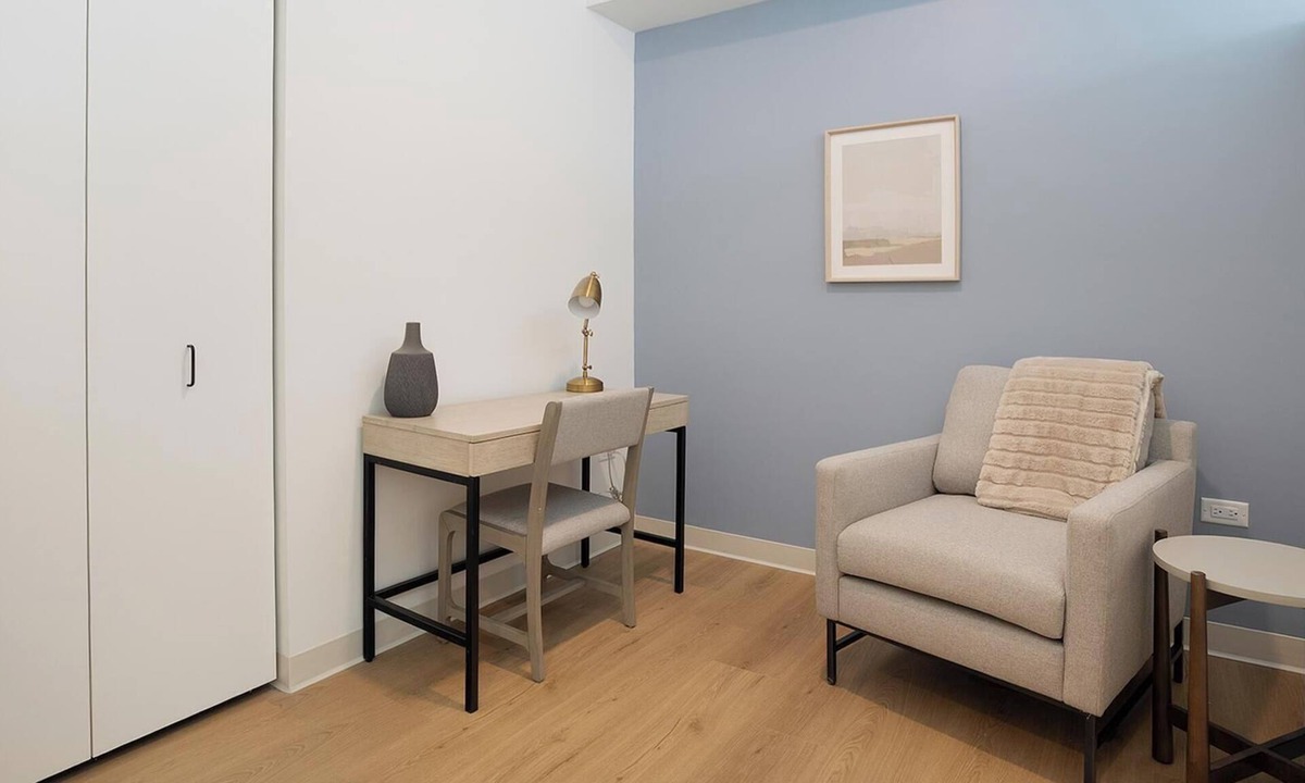 River North Apartment | Landing | Stunning Studio in Lincoln Park