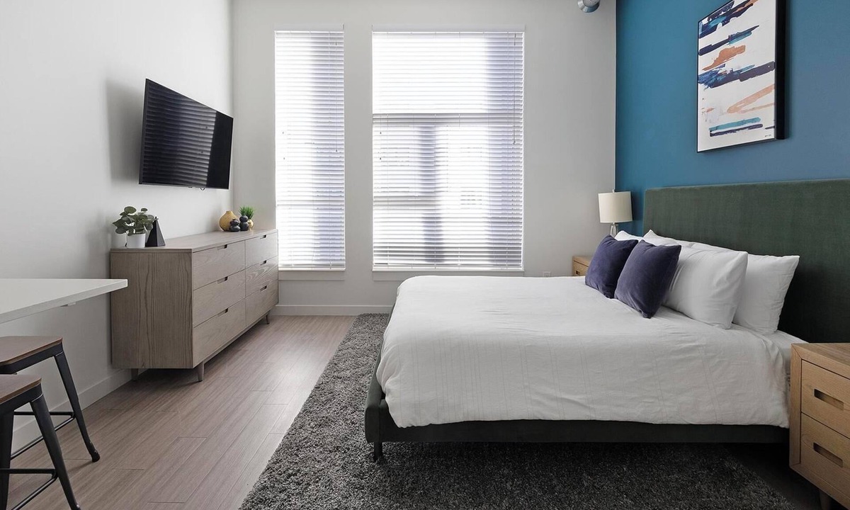 River North Art District Apartment | Landing | Stunning Studio, Gym, Clubhouse