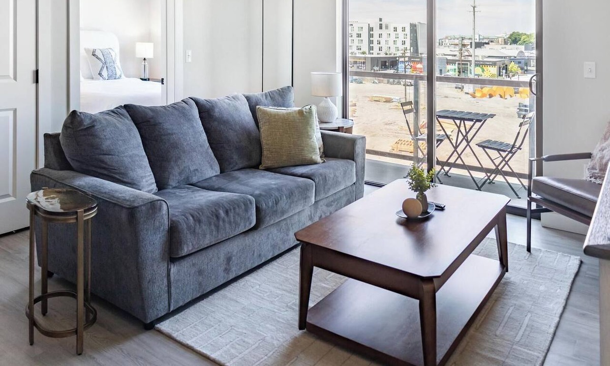 People's Freeway Apartment | Landing | Stylish 2BD, Courtyard, Gym