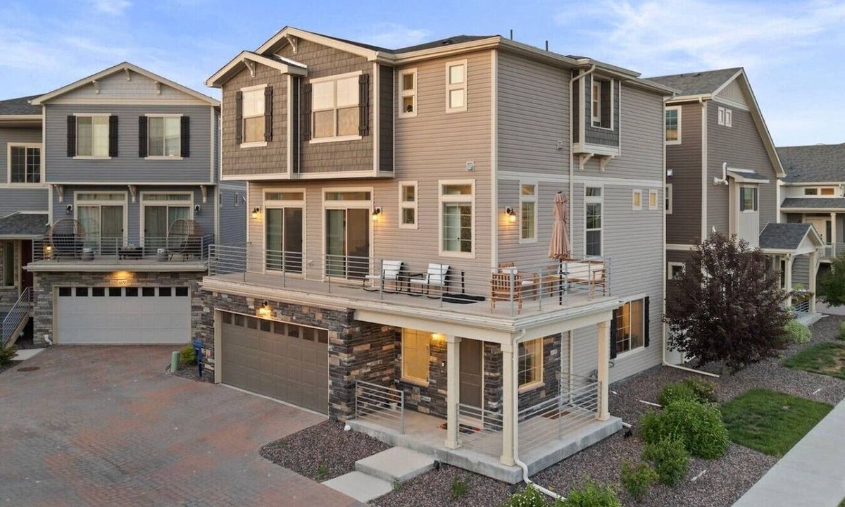 Loveland House | Large Retreat Pools Air Hockey Top Location!