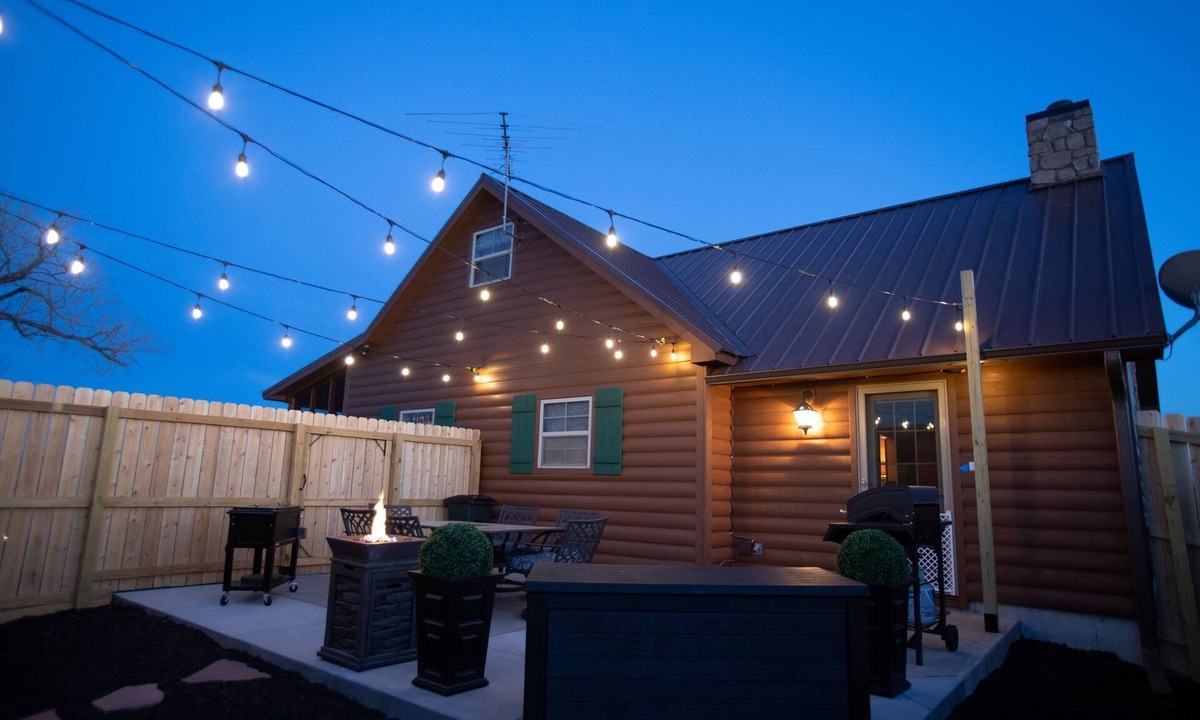 Ellsworth County Cabin | Lazy Days Cabin at Kanopolis Lake