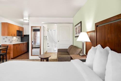 Vernal Hotel | Ledgestone Suites Hotel Vernal