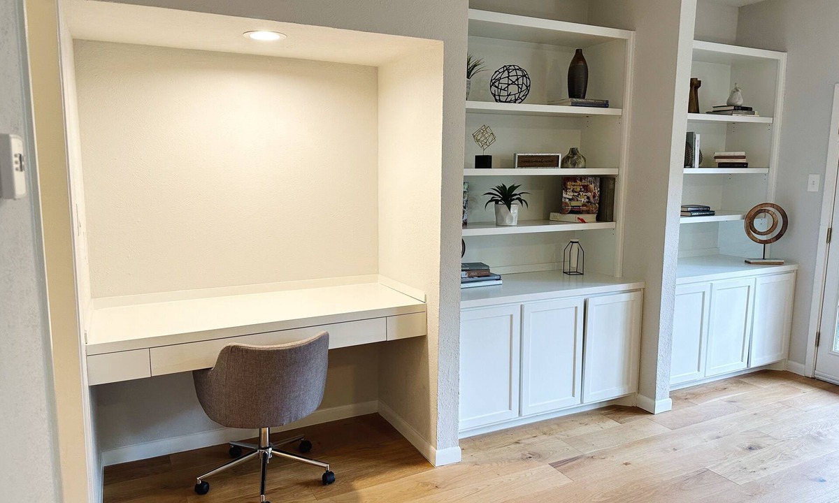 Northeast Dallas House | Light, Bright Spacious Townhome, Close to Lake, Trails, Shopping!