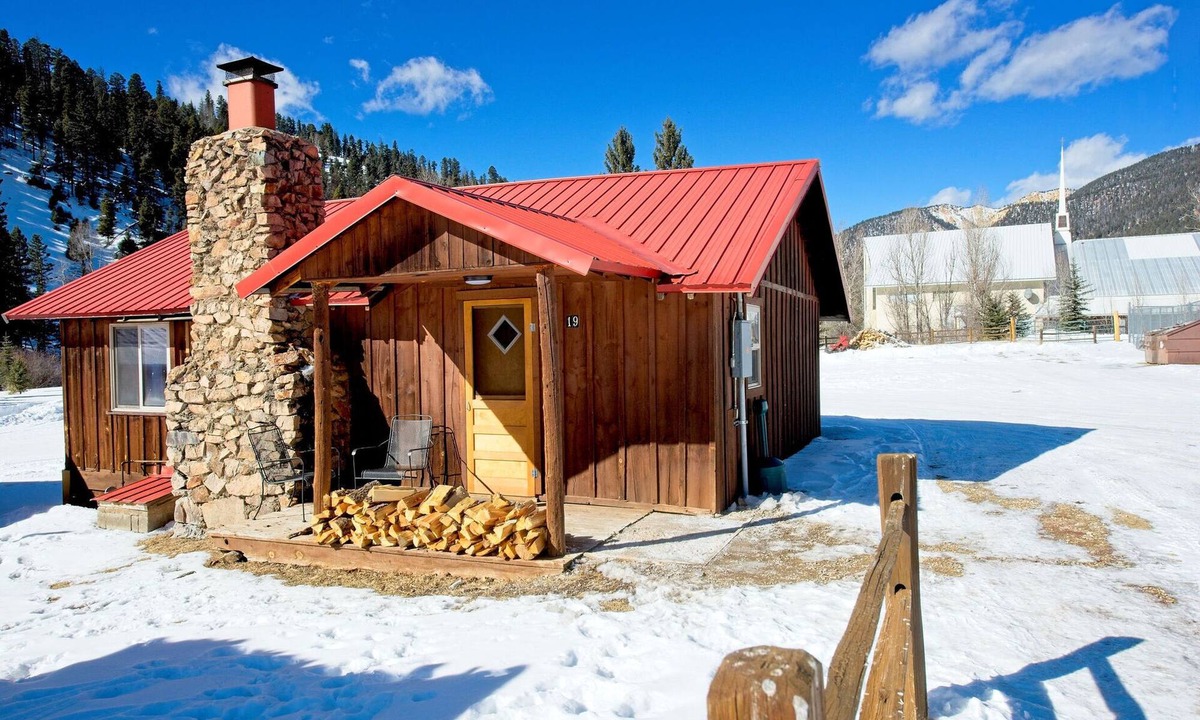 Red River Cabin | Located near the River