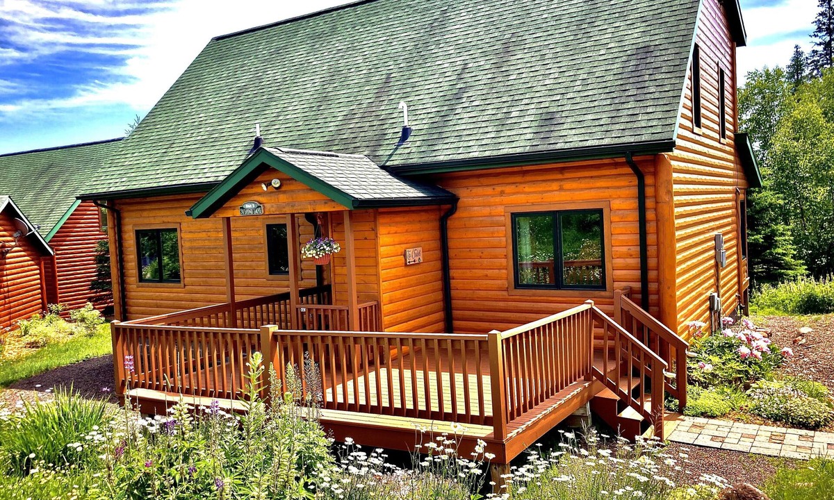Lutsen Cabin | Lutsen Log Lodge! Ski, Hike, Golf & Bike