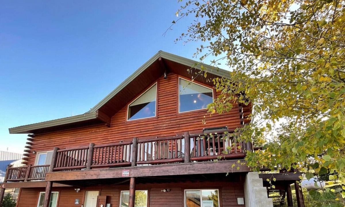 Island Park Cabin | Luxury Cabin on the 9th Green AC, HotTub, Gameroom