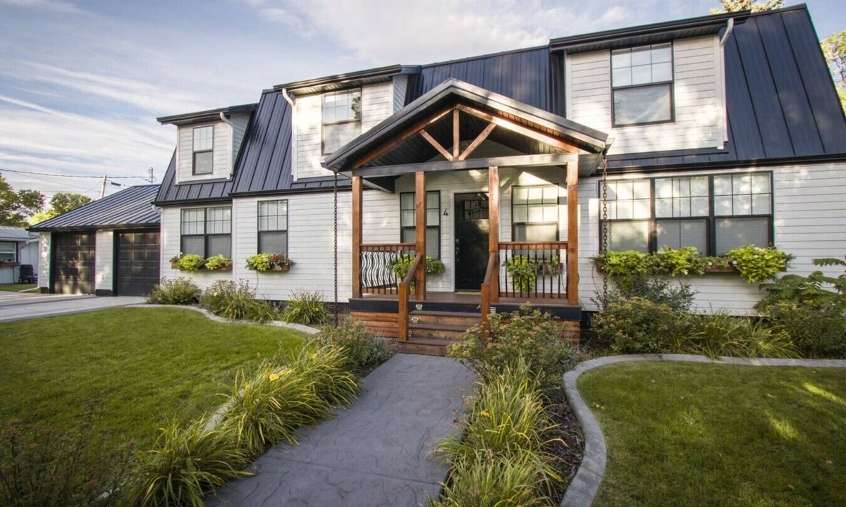 Great Falls House | Luxury Great Falls Retreat | Hot Tub | W & R