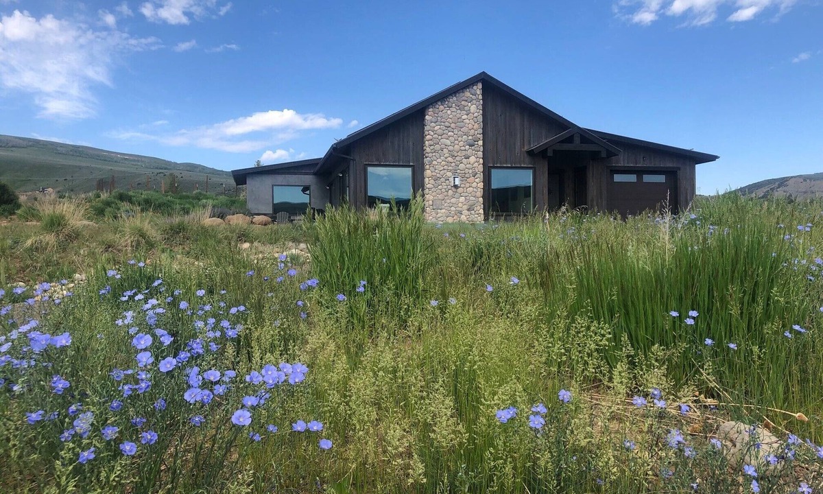 Burns House | Luxury Green Building Mountain Home