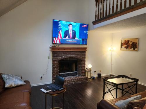 Overland Park House | Luxury home in the midst of lively and neat city
