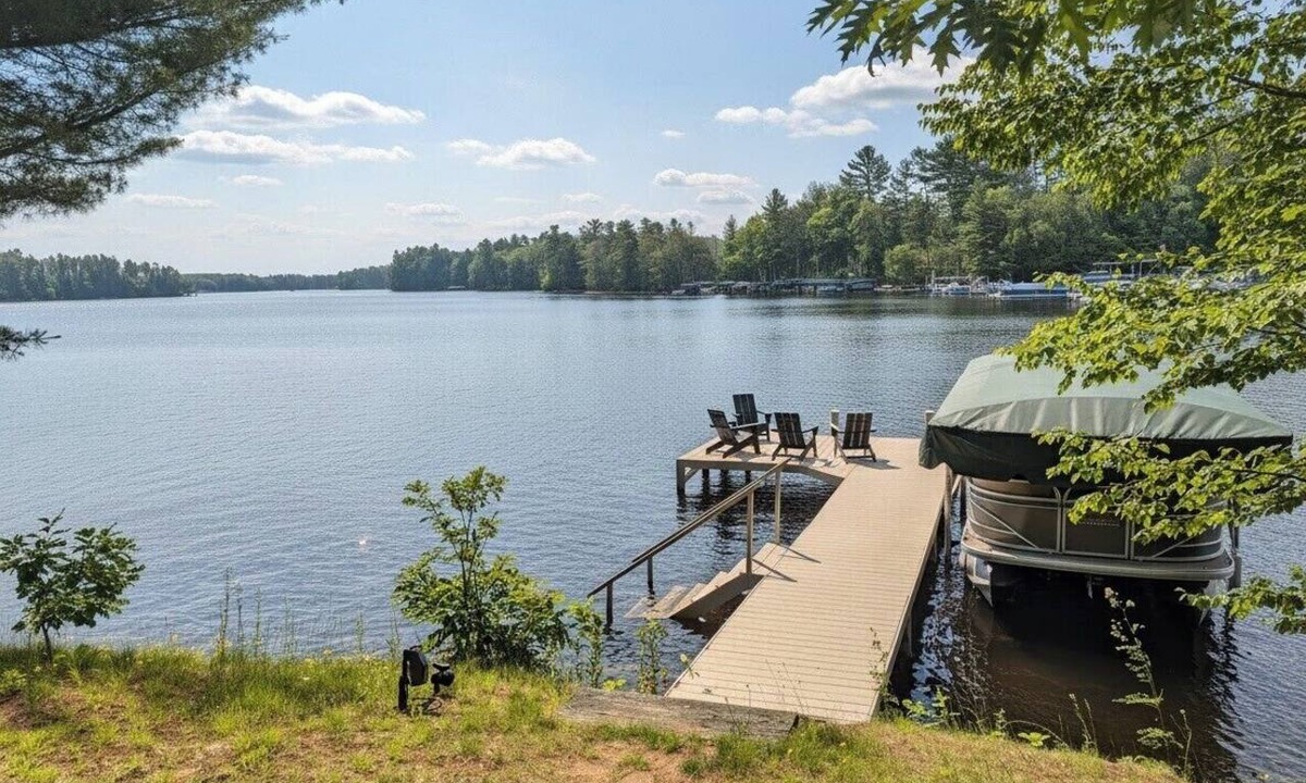 Manitowish Waters Cabin | Luxury log cabin on Spider Lake in Manitowish Waters