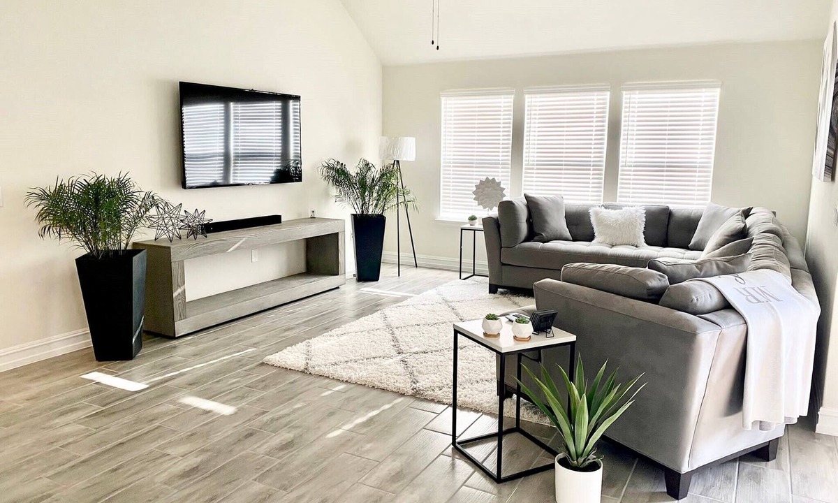 McKinney House | Luxury Modern Residential Home - 3 bed, 2 bath