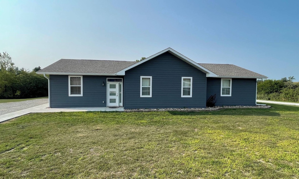 Mystic House | Luxury Suite on Beautiful Rathbun Lake!