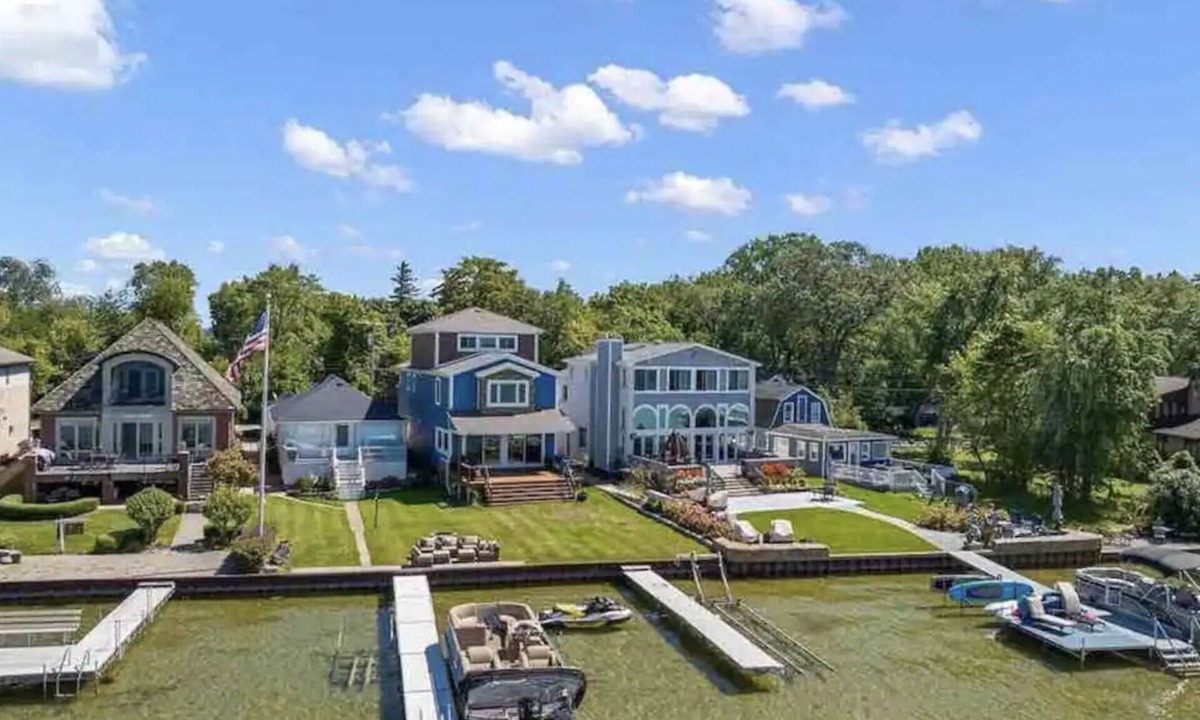Keego Harbor House | Luxury Waterfront Oasis on Serene Cass Lake