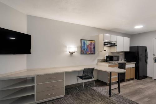 West Omaha Hotel | MainStay Suites Omaha Old Mill