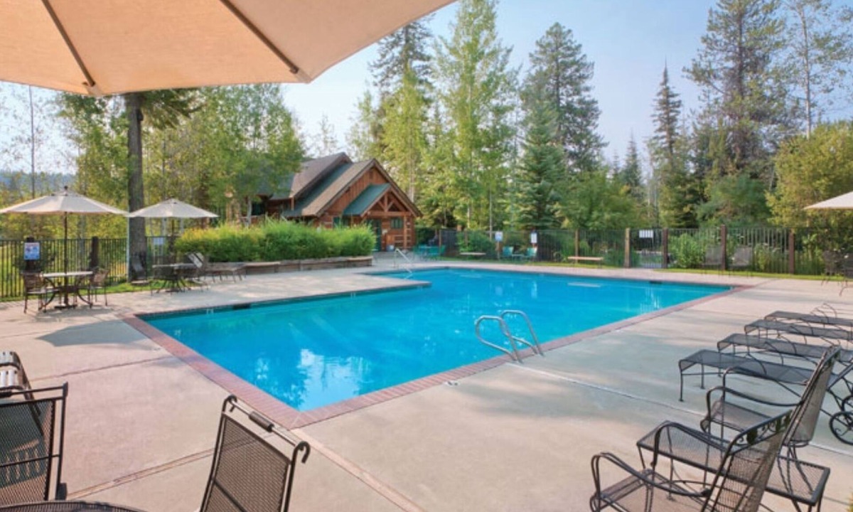 McCall Condo | McCall | Family Lake Getaway | Pool + Hot Tub | 2BR