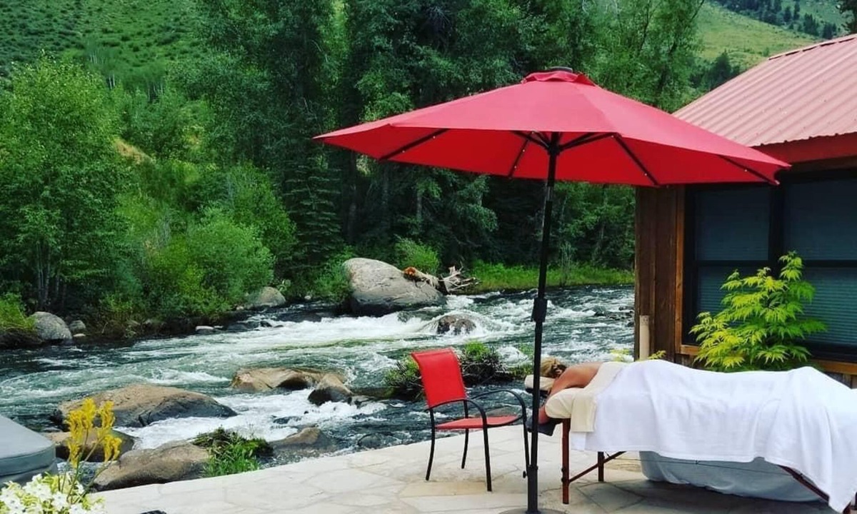 Vail - Beaver Creek House | Minturn River Cabin with Hot Tub and NEW Air Conditioning