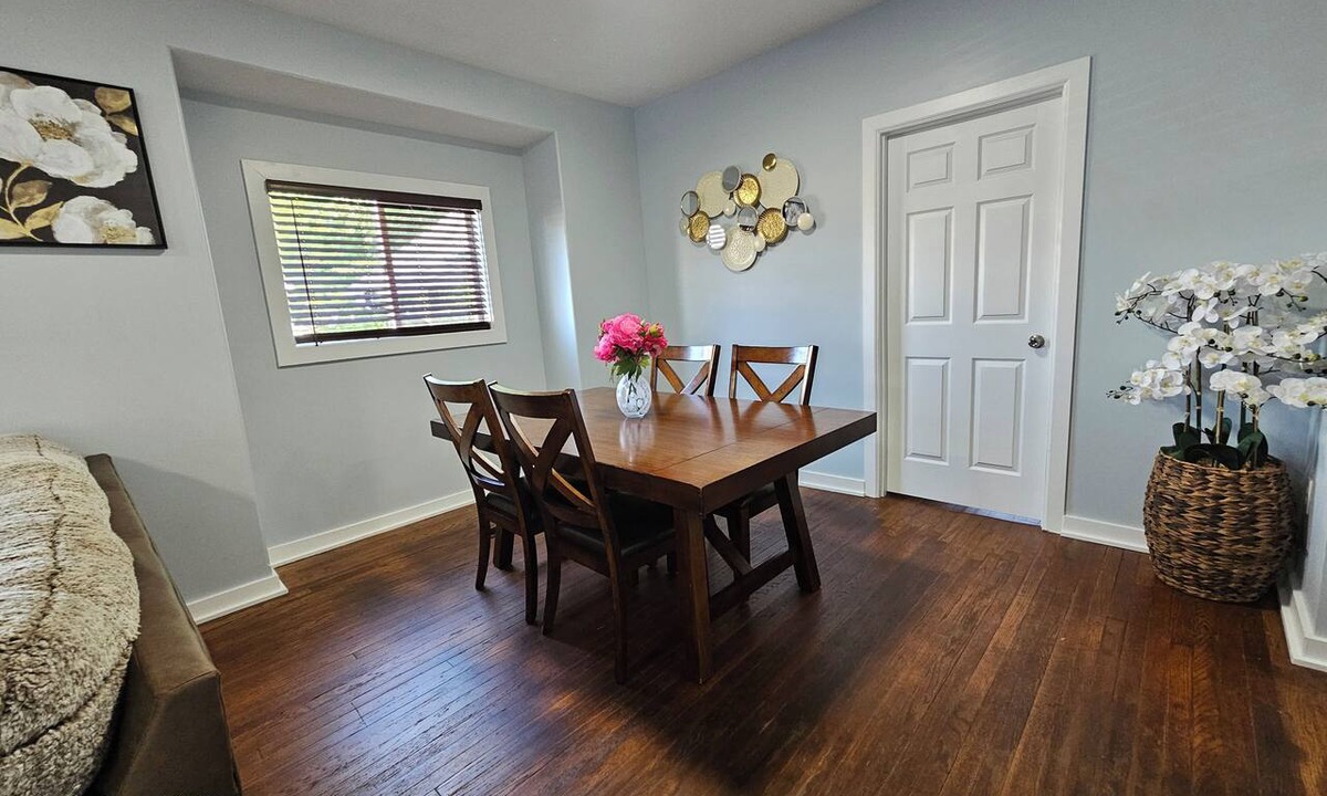 Omaha House | Minutes to Downtown Omaha & Airport, Fully Equipped Home