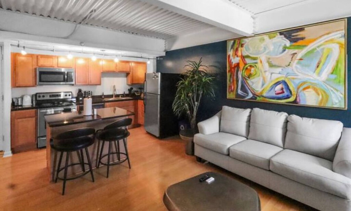 Downtown Omaha House | Modern 1BR Midtown Omaha, Garage for 2, Rooftop, W/D, Smart TV, 1 Gbps