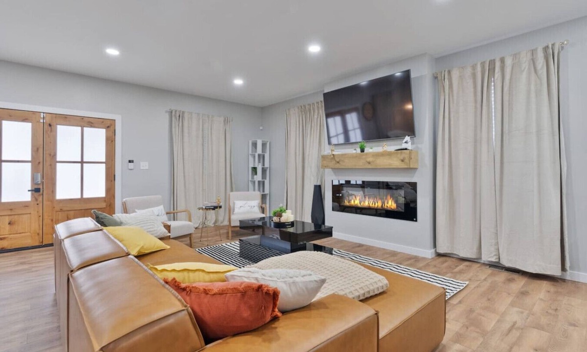 Near Eastside House | Modern 3-Br Retreat Downtwn Indy