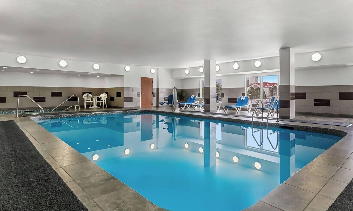 Englewood Hotel | Modern and Comfy Three-Unit Retreat Near Denver Tech, Dining & Local Attractions