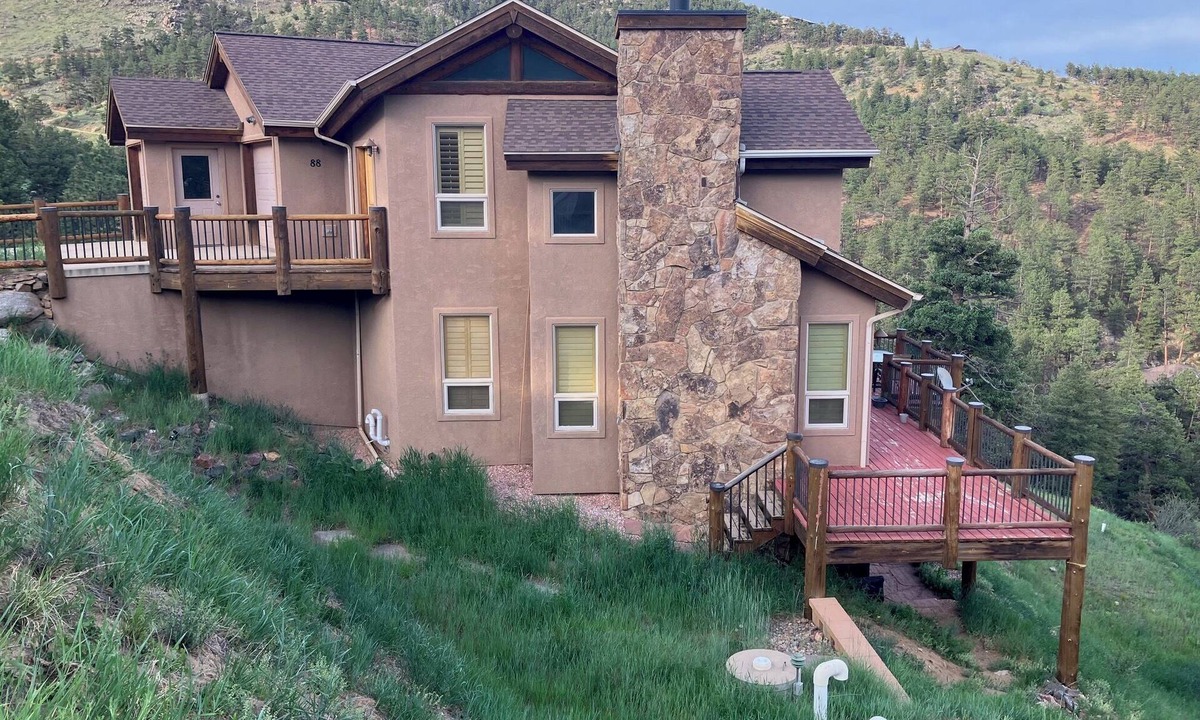 Boulder House | Modern Mountain Haven