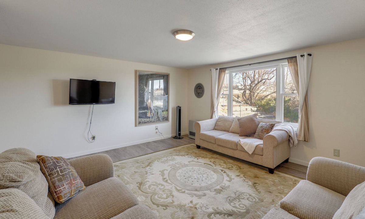 Riverton Apartment | Modern Riverton Retreat: Near 4th of July Parades!
