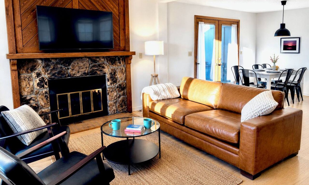 El Prado House | Modern Taos retreat with steam shower and views