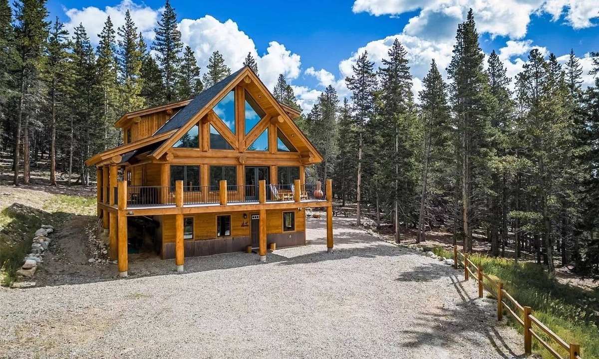 Valley of the Sun Cabin | Moose Creek Lodge - Cozy w/Beautiful Mountain Views and close to Breckenridge!